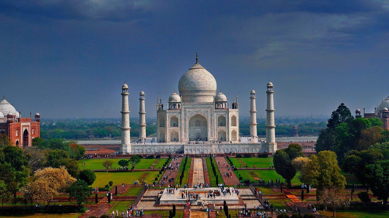 Water Seepage Detected in Taj Mahal’s Main Dome After Heavy Rainfall in Agra
