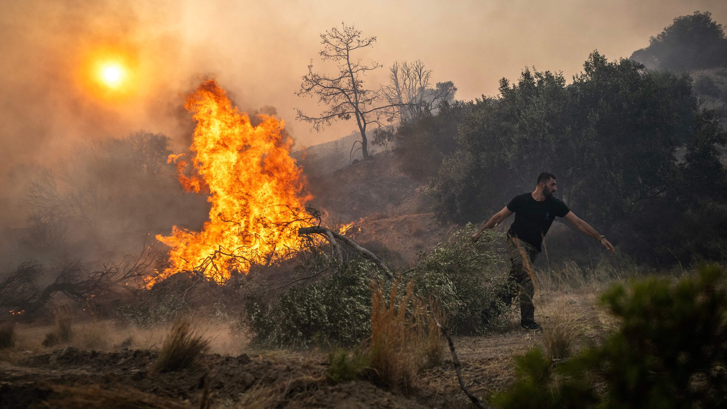 Europe Heatwave 2025: Record Temperatures and Wildfires Disrupt Travel and Daily Life