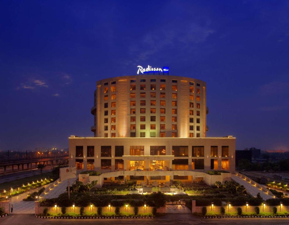 Fire Breaks Out in Sauna Room of Radisson Blu Dwarka, No Injuries Reported