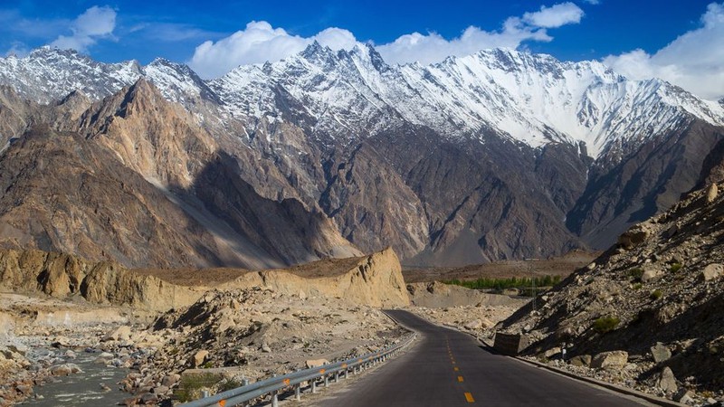 The road that's the 'Eighth World Wonder'